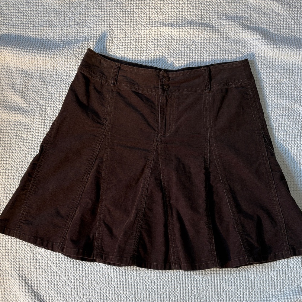 Sahalie Cotton Spandex Brown Corduroy Skirt, Hiking, Adventure, size 4, EUC